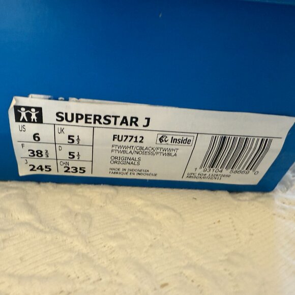 Adidas Superstar White and Black Sneakers - Kids Size 6 - Picture 4 of 5